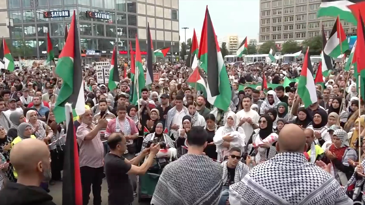 Berlinde Israil Protestosu Fdsfsaf