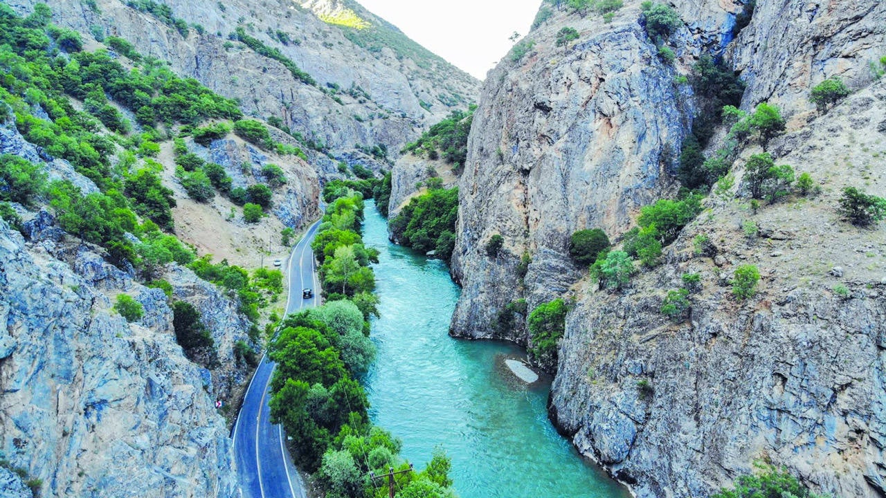 Munzurdan Elinizi Cekin