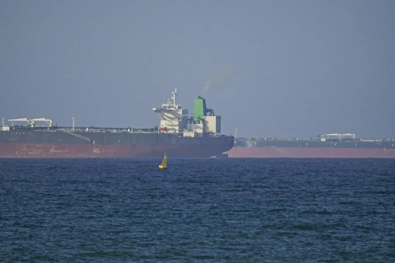 ABD-İran savaşı denize taşındı: Hürmüz’de iki gemi vuruldu