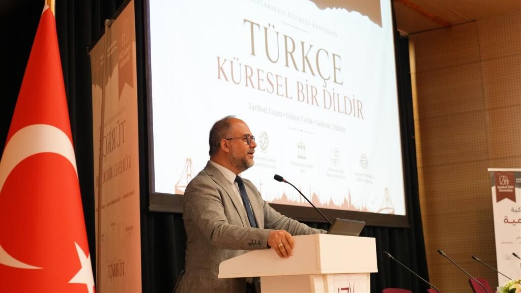İZÜ'de “Türkçe Küresel Dildir” toplantısı yapıldı