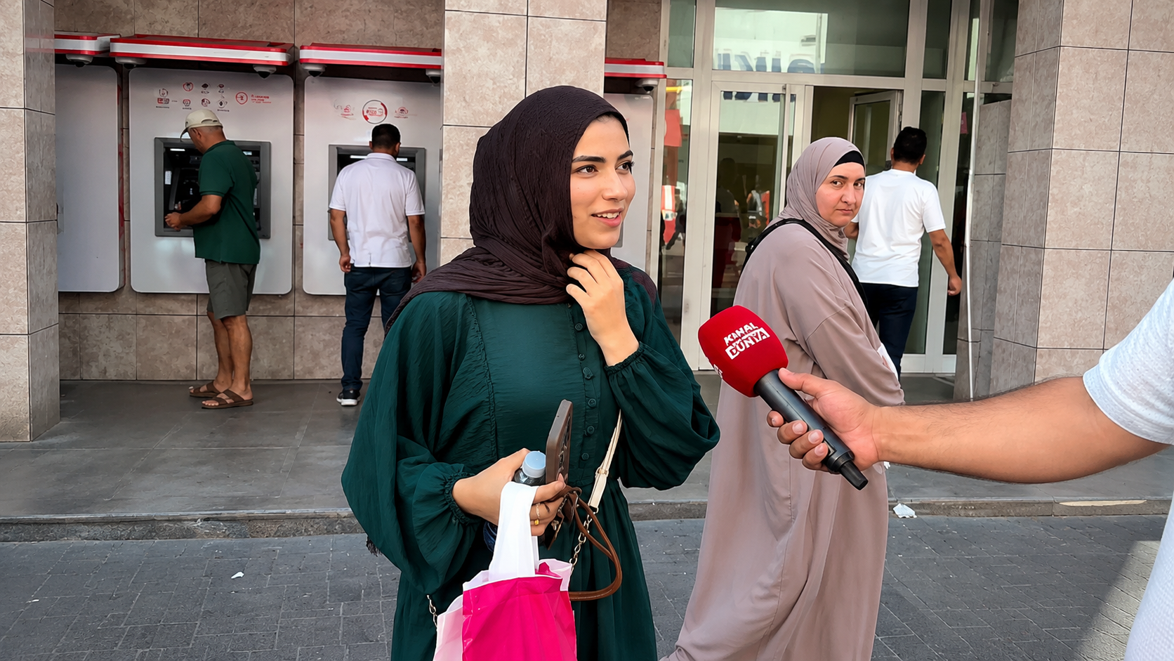 Filistinli kızdan Kemalist'e tokat gibi cevap