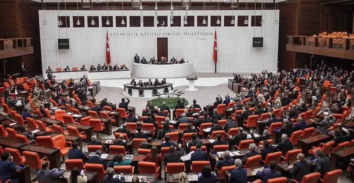 Fon Teklifi Kanunu TBMM'de kabul edildi