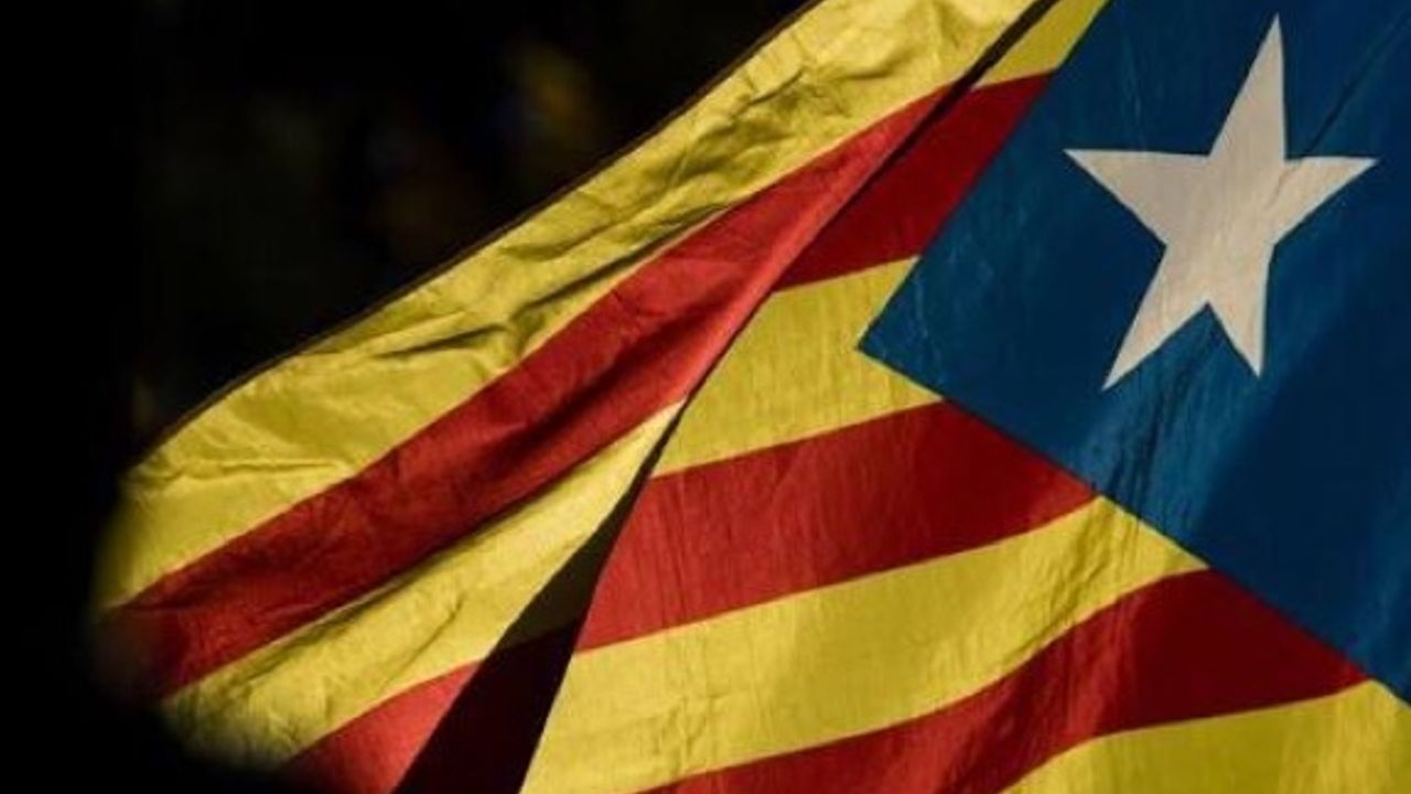 Katalonya Krizi: Yüzlerce Kişi Sokağa Çıktı