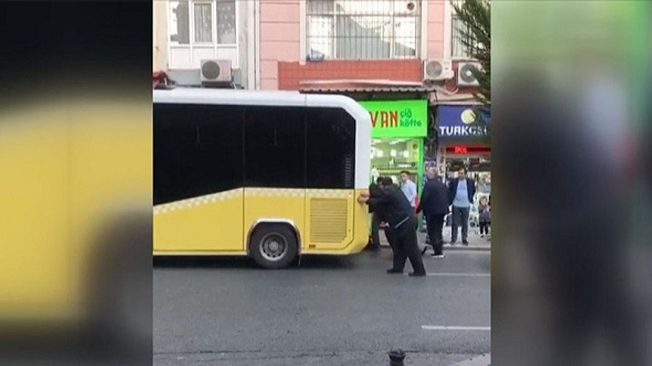 Arızalanan İETT otobüsü yine vatandaşlar tarafından itildi