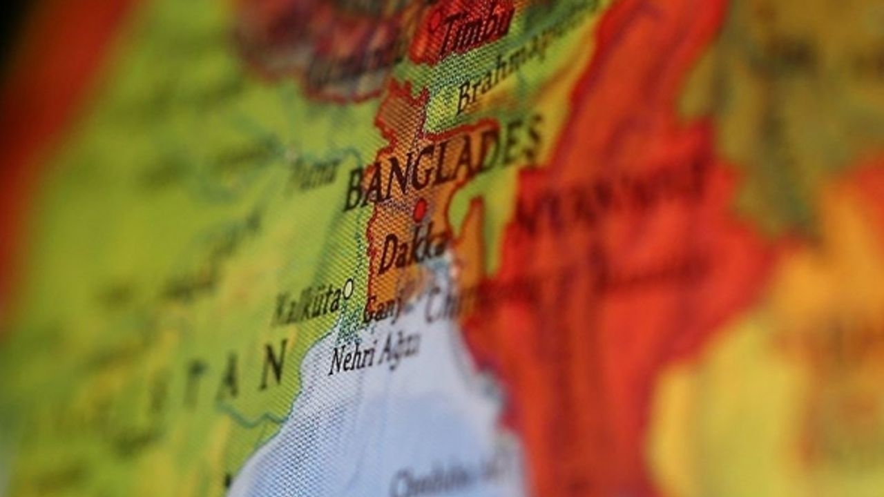 Bangladeş'te yabancı televizyon kanallarının yayını durduruldu