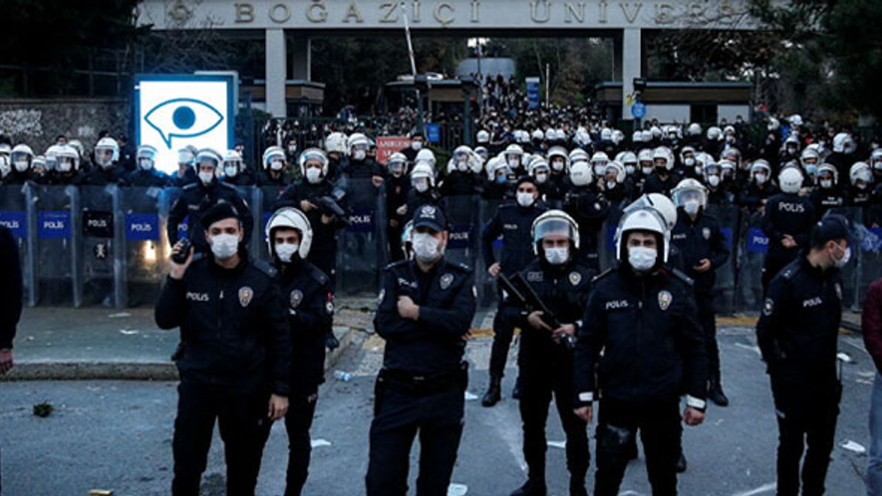 Boğaziçi Üniversitesi’nde izinsiz gösteri: 45 kişi gözaltına alındı