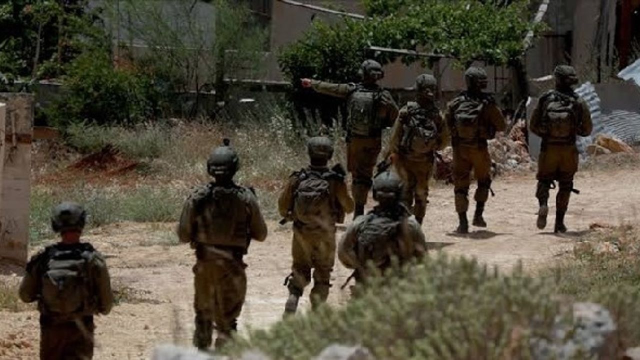 İşgalci İsrail 11 kişiyi gözaltına aldı