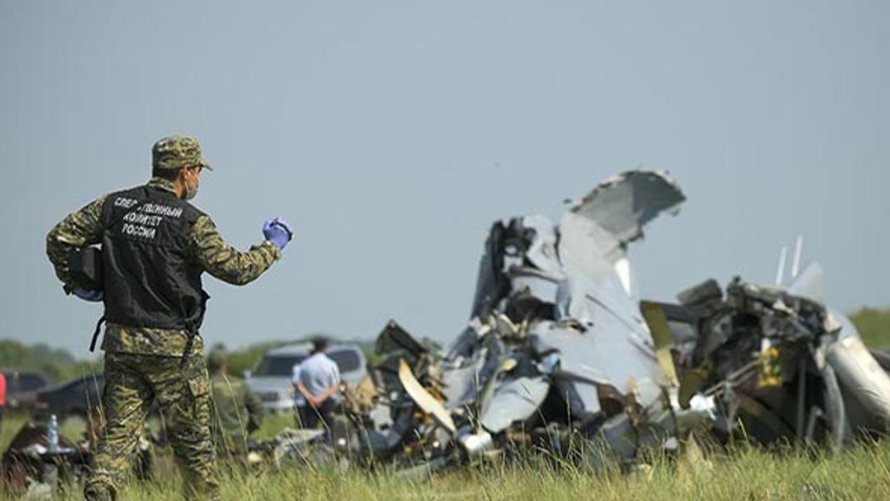 Tataristan'da uçak düştü: 16 ölü