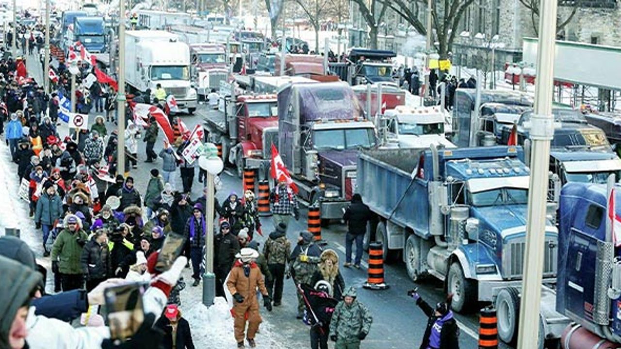 Kanada'da aşı karşıtlarının 'özgürlük konvoyu' Başbakana şehirden acil çıkış yaptırdı
