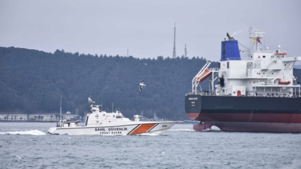 Ukrayna açıklarında vurulan Japon gemisi İstanbul Boğazı'ndan geçti