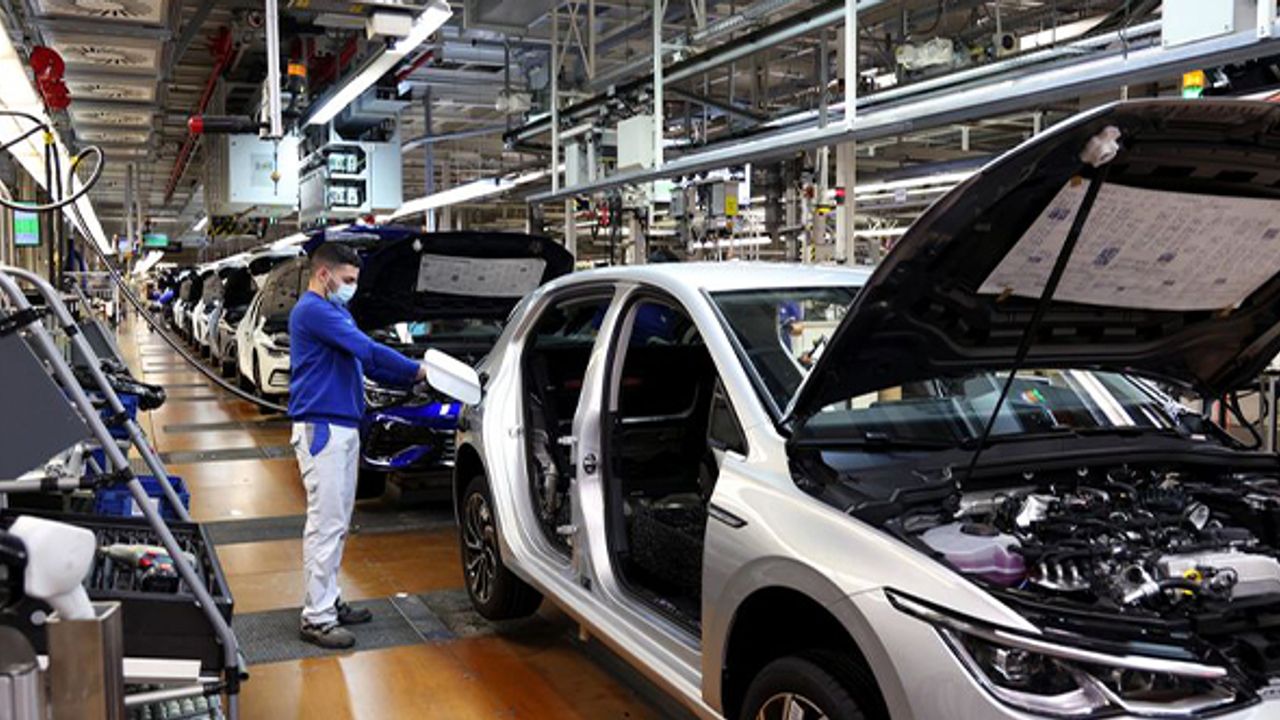 Volkswagen Rusya’da üretimi durdurma kararı aldı