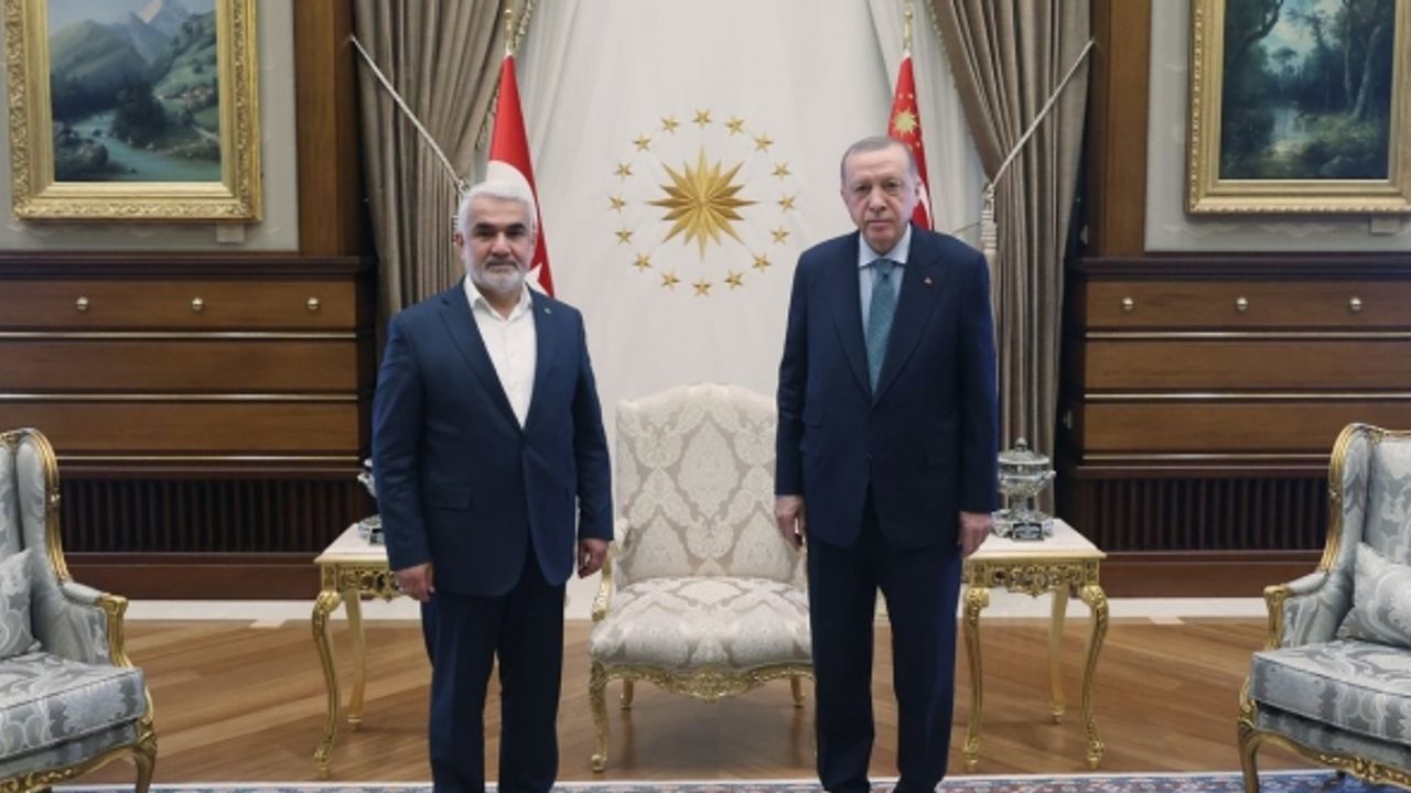 Cumhurbaşkanı Erdoğan, Hür Dava Partisi Genel Başkanı ile görüştü