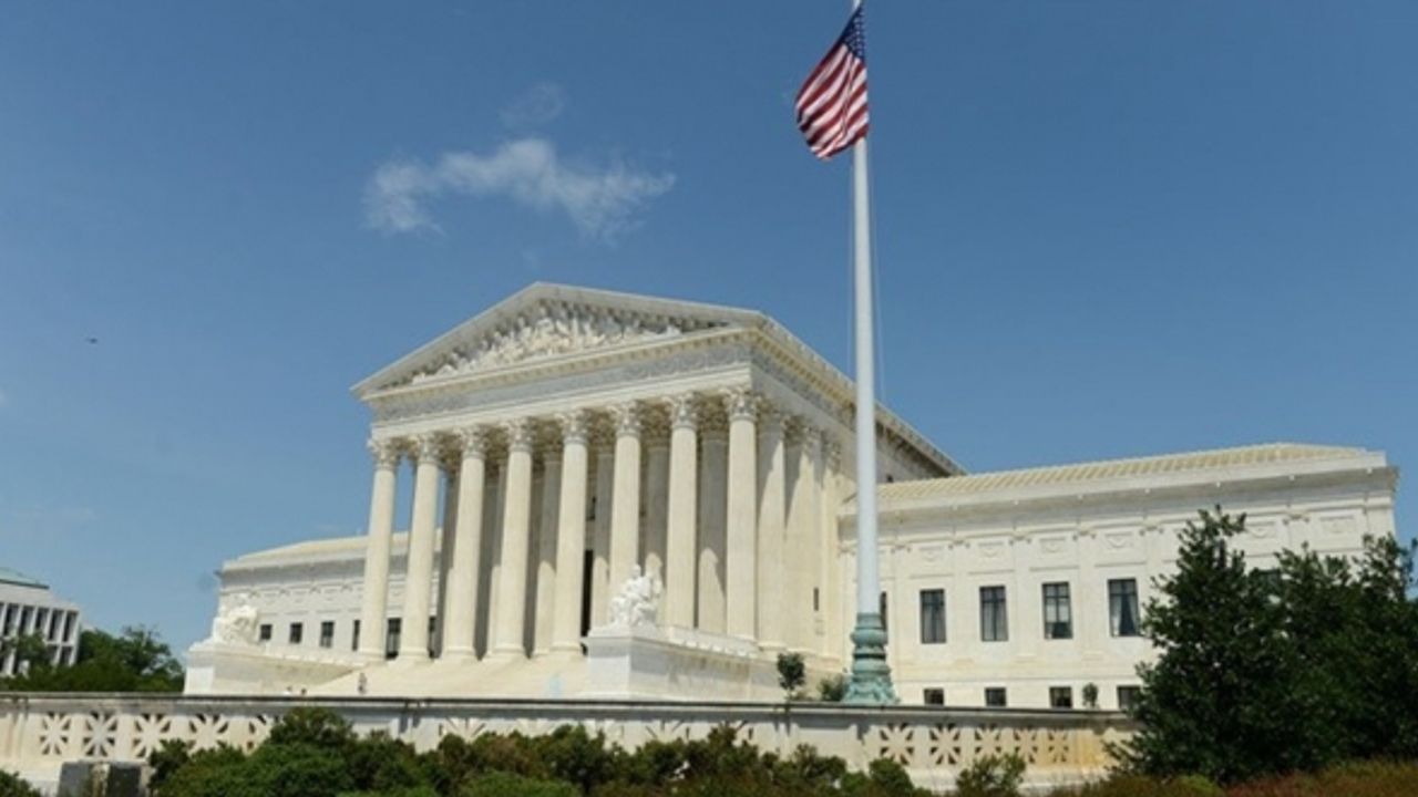 ABD Yüksek Mahkemesi kürtajı anayasal hak olmaktan çıkardı