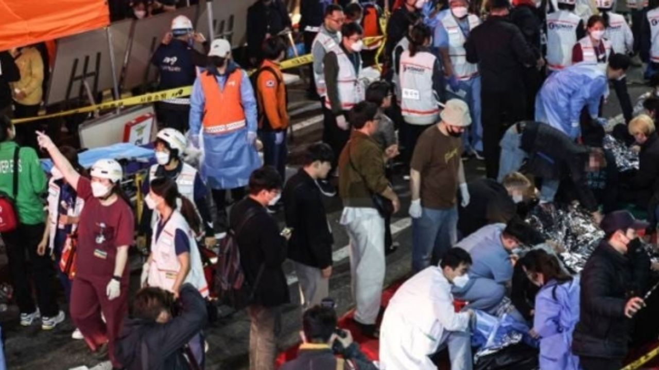 Güney Kore'de Cadılar Bayramı etkinliklerinde 120 kişi öldü