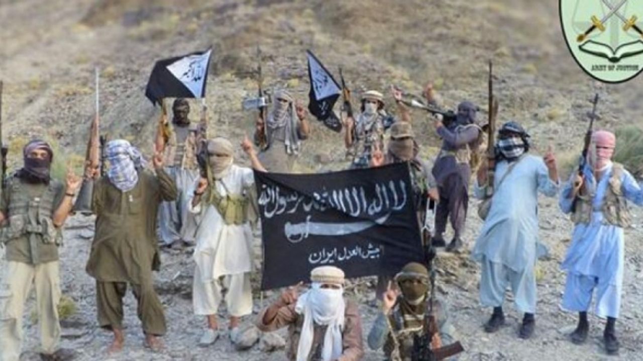 İran'daki Sünni direniş grubu Çeyşu'l-Adl sahaya indi