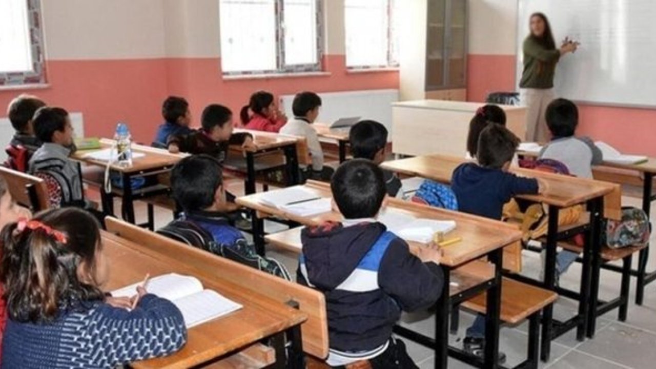 Matematik öğretmeni: Okullarda çocuklar açlıktan ders yapamıyor