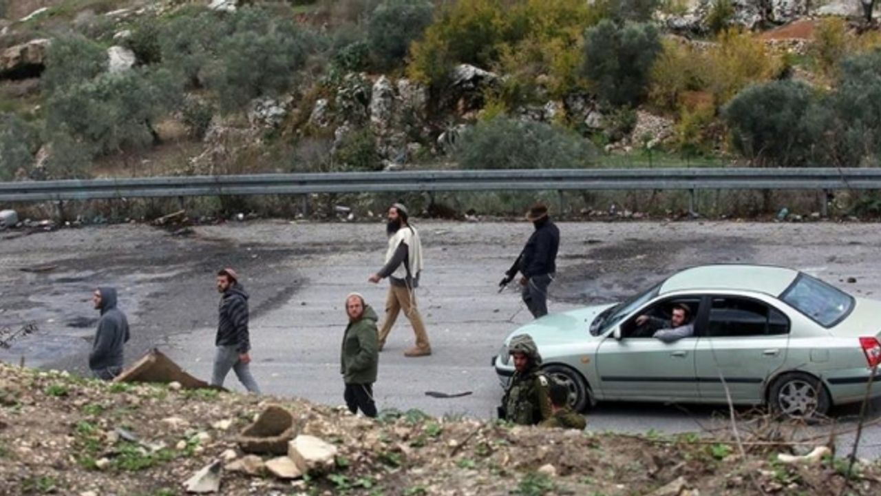 Yahudi işgalciler Batı Şeria'da Filistinlilere ait mülklere saldırdı