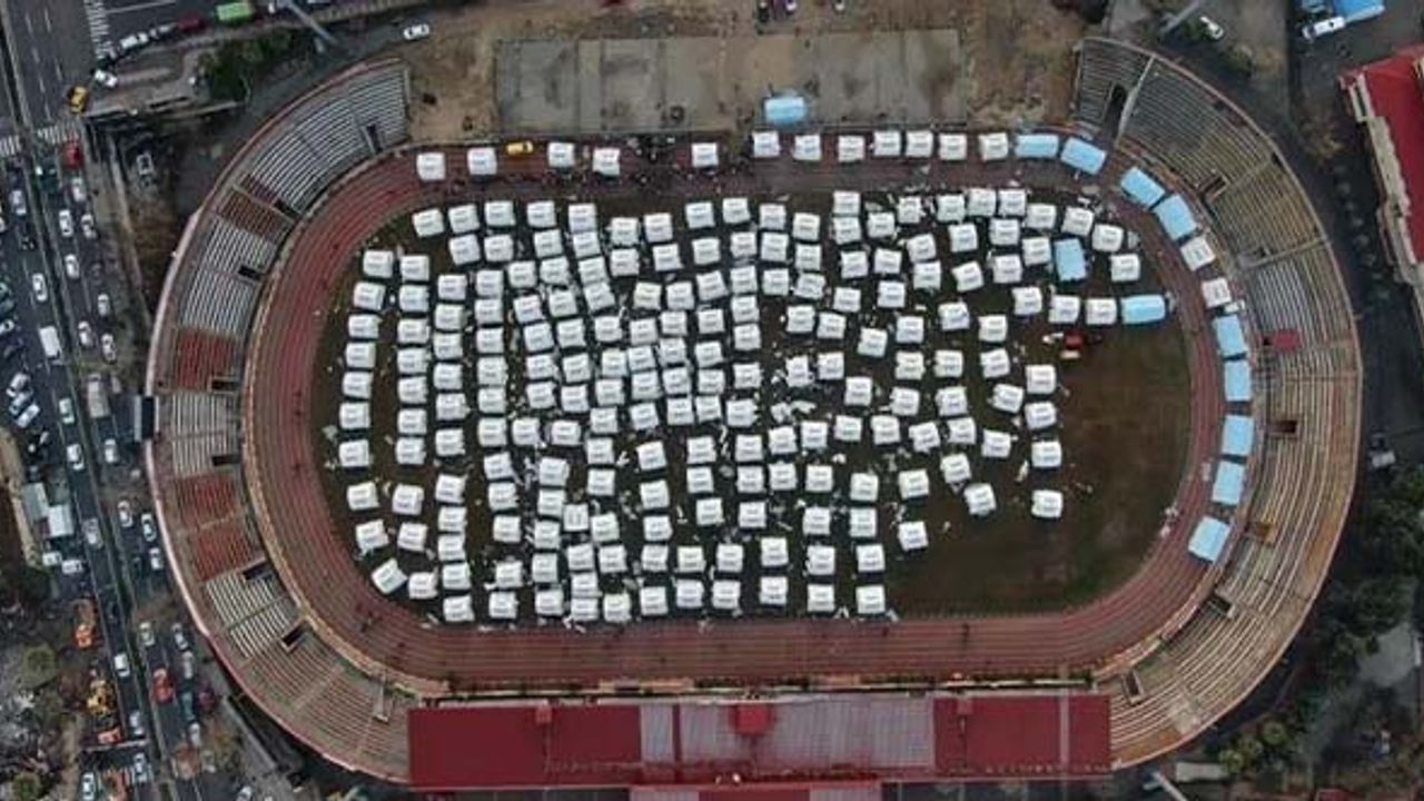 Kahramanmaraş 12 Şubat Stadyumu çadır kente dönüştürüldü: Erdoğan da bölgede
