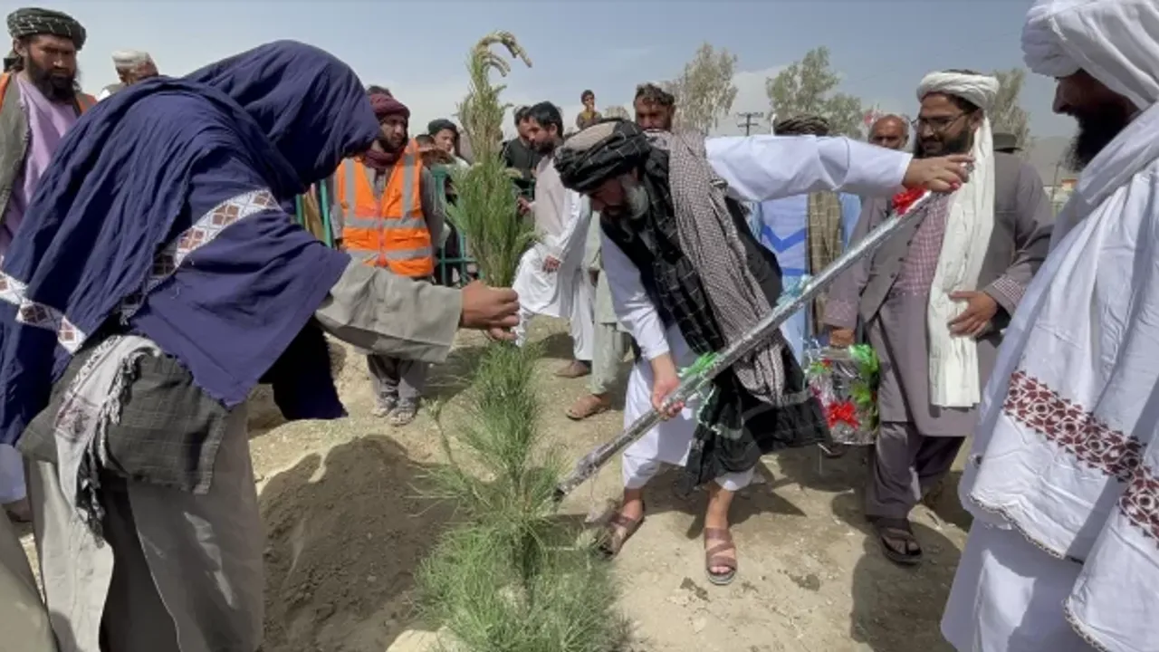 Afganistan'da, depremlerde hayatını kaybedenler anısına park