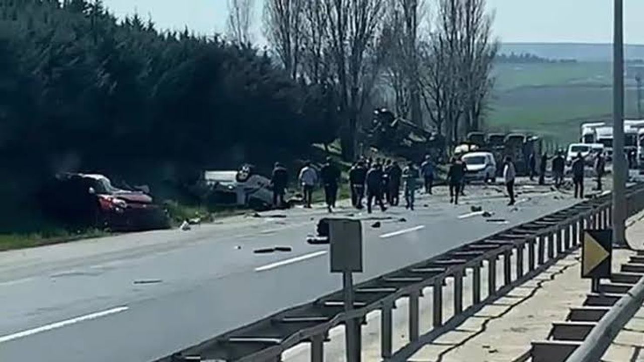 Silivri'de zincirleme kaza: 6 ölü, 3 yaralı