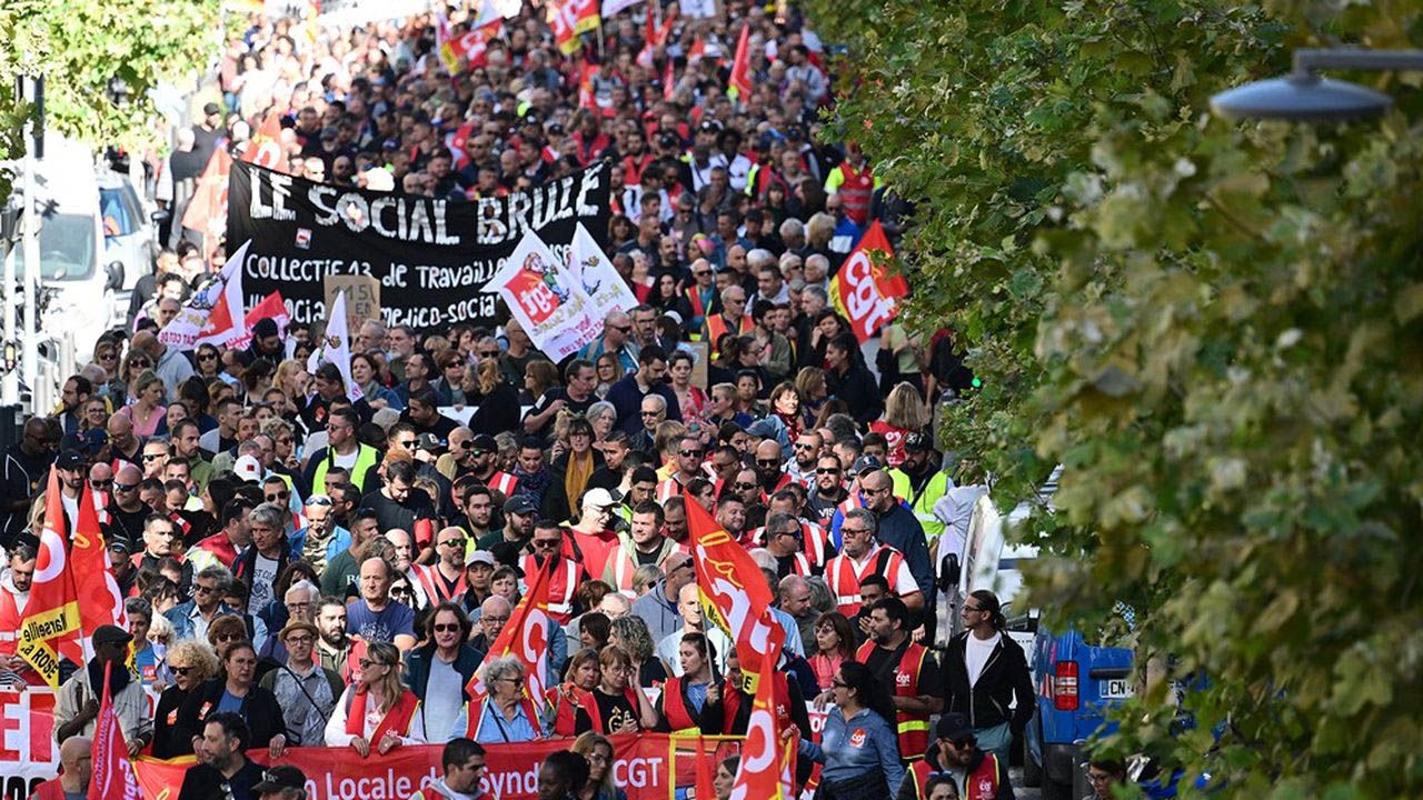 Fransa sokaklara döküldü: 100 bin kişi katılıyor