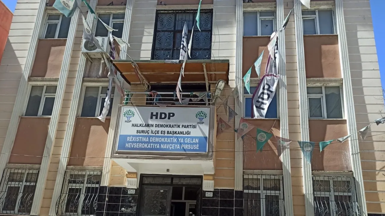 PKK'ya katılım için HDP Suruç ilçe binasında "ikna eğitimi" almışlar