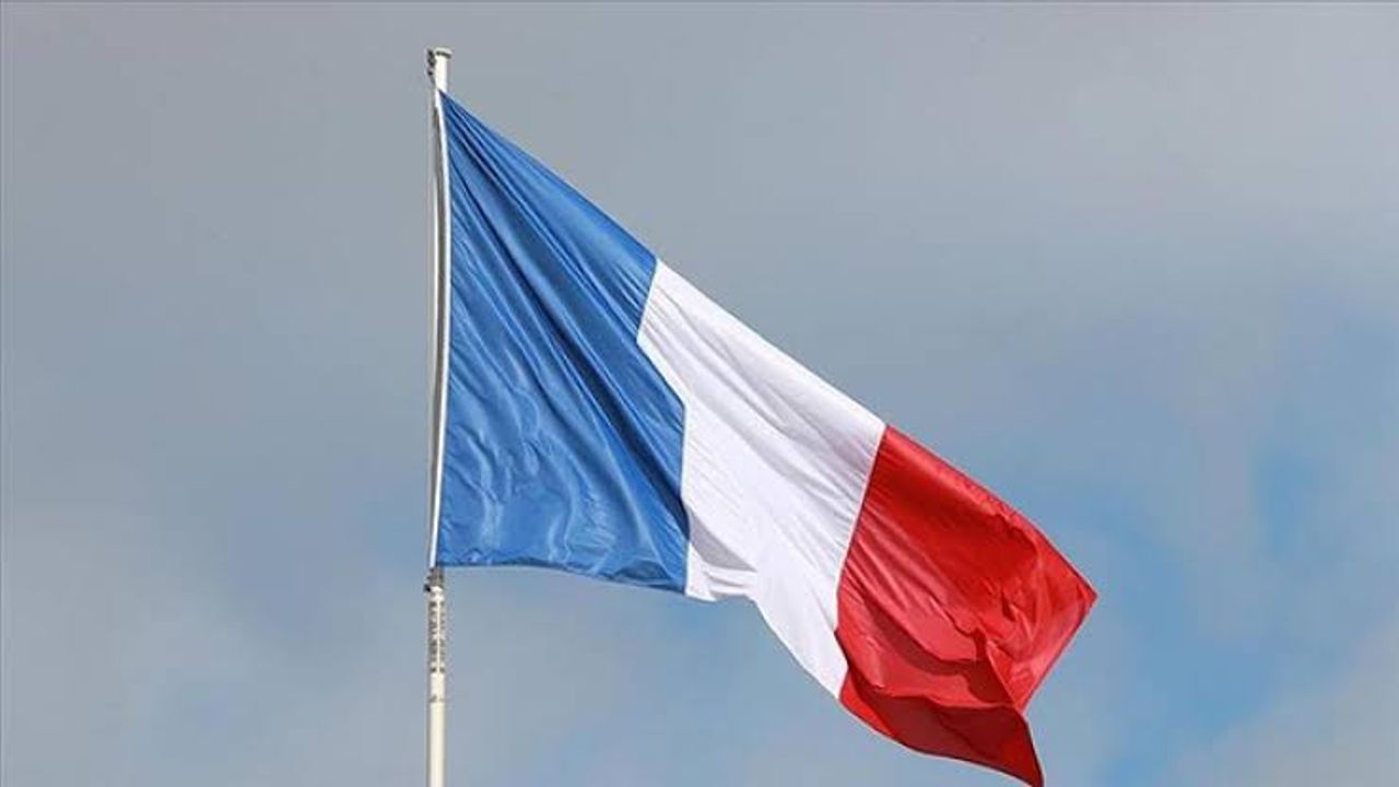 Fransa'da parlamenterlerin güvenliği artırılacak