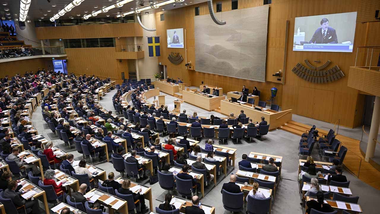 İsveç Parlamentosu NATO tasarısını onayladı