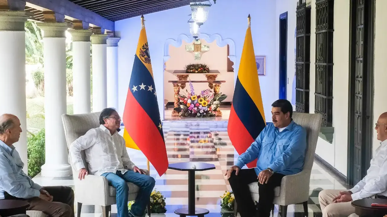 Kolombiya Cumhurbaşkanı Petro, Venezuela’da Maduro ile görüştü