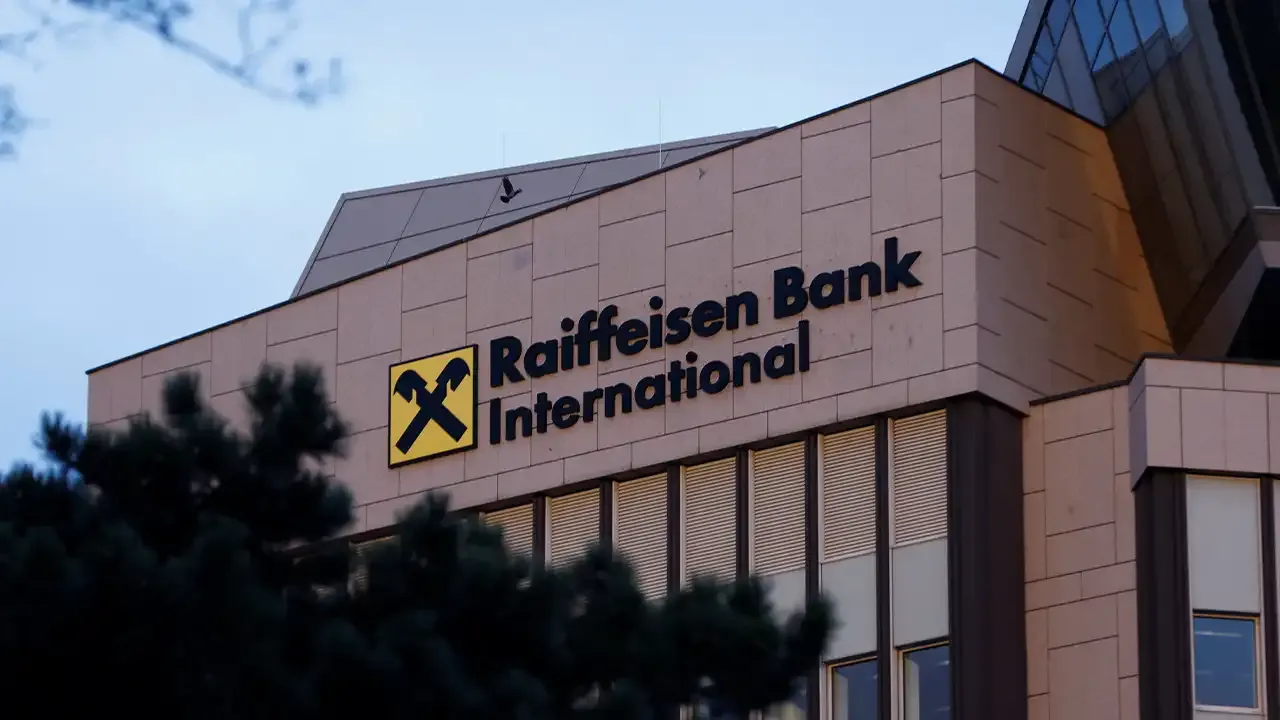 Polonya’dan, Raiffeisen Bank’a yaptırım çağrısı
