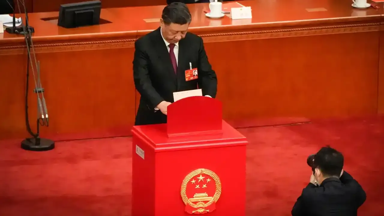 Şi Cinping ulusal kongrede üçüncü kez devlet başkanı seçildi