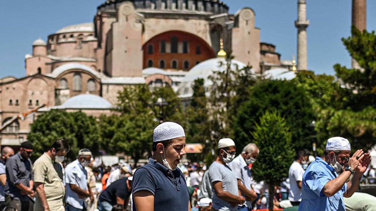 "İnanç ve Dindarlık" araştırması: Türkiye sanılandan daha dindar
