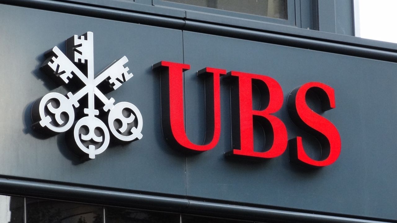UBS, Credit Suisse'i satın alıyor