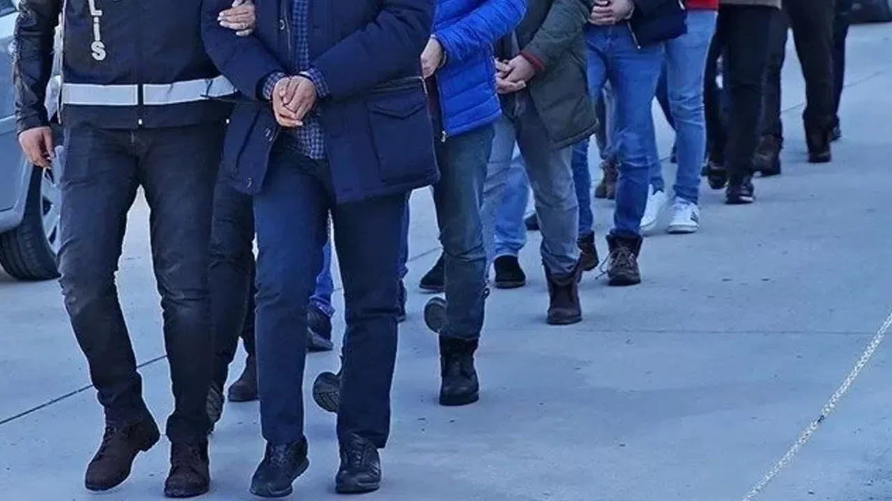 İstanbul'da FETÖ operasyonunda yakalanan 9 şüpheliden 5'i tutuklandı