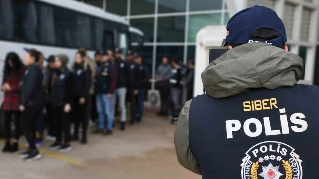 İstanbul merkezli 5 ildeki dolandırıcılık operasyonunda 11 zanlı yakalandı