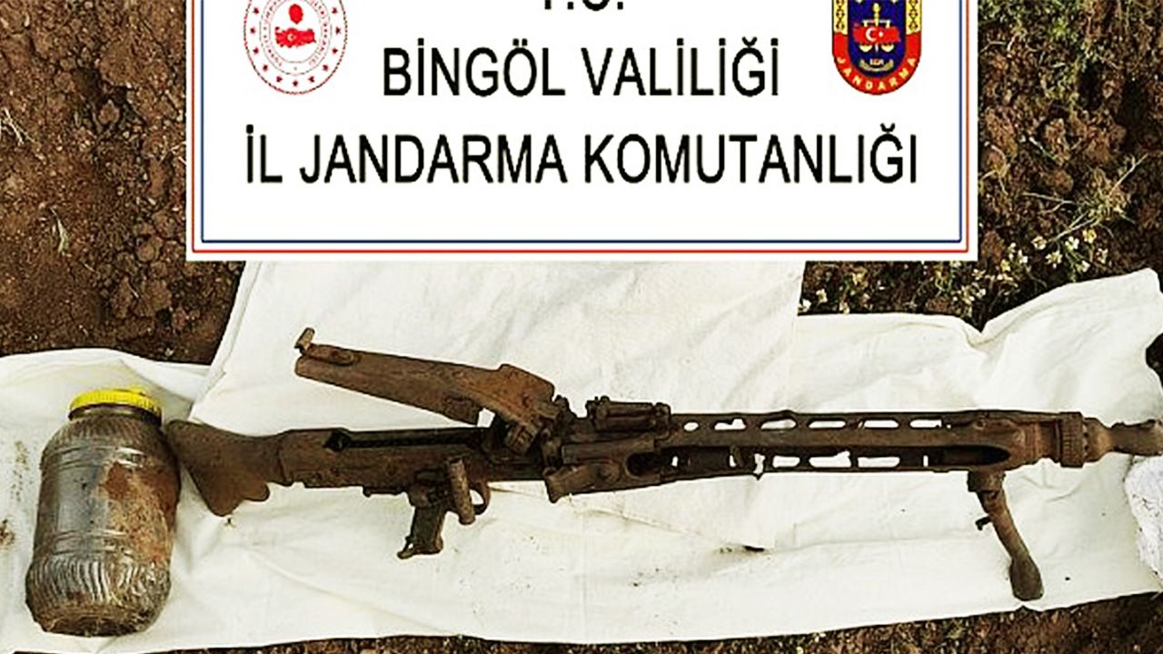 Bingöl'deki operasyonda patlayıcı ve silah bulundu