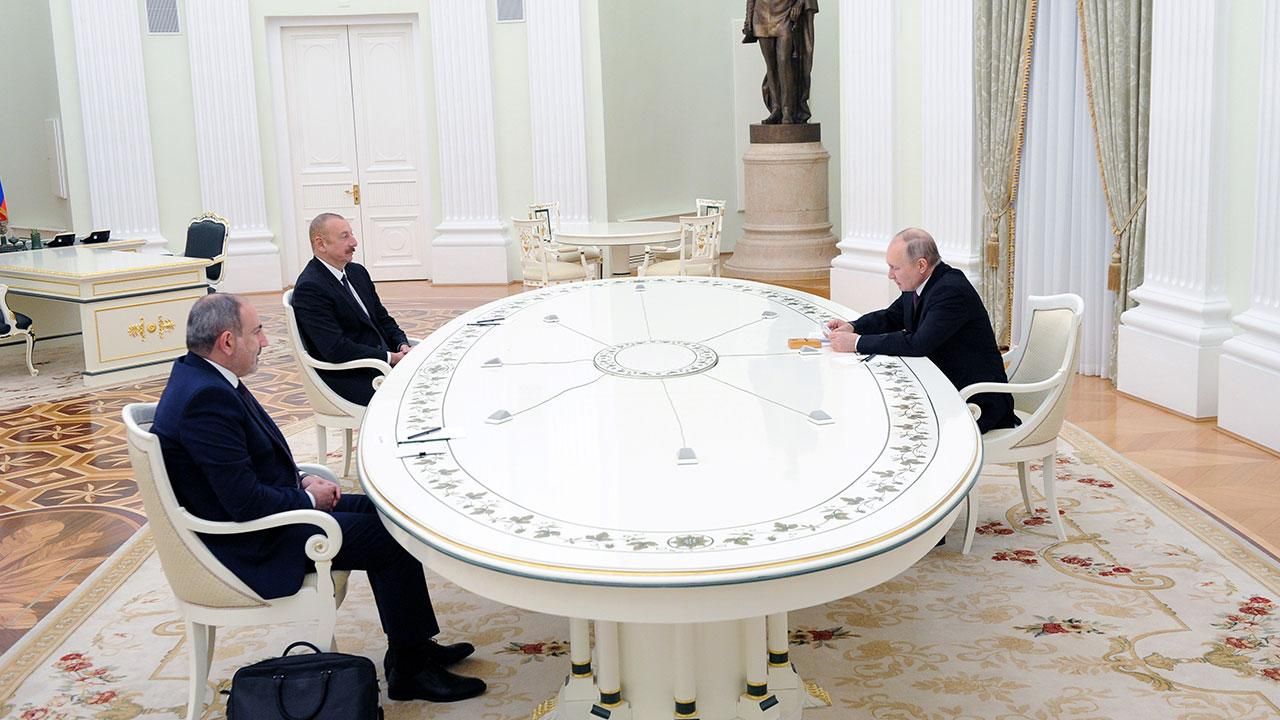 Gerilim yaşanan Moskova'daki üçlü toplantı sona erdi