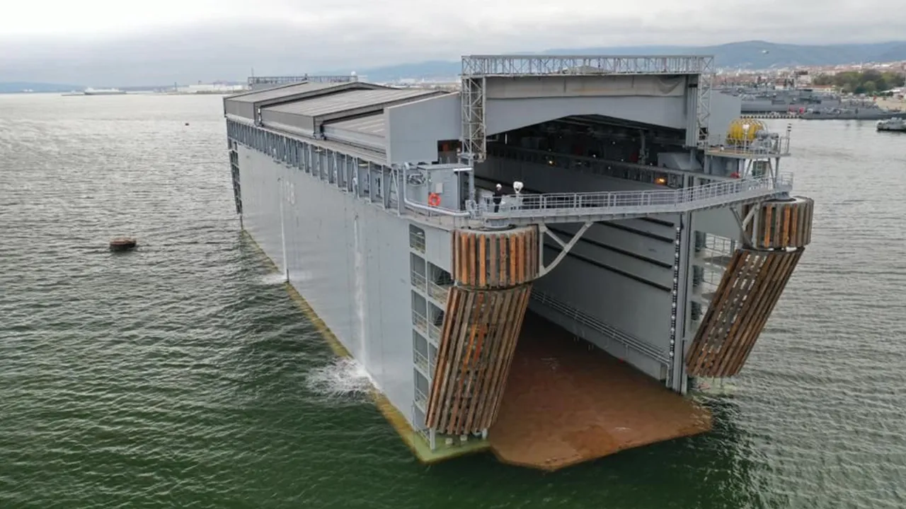 3000 tonluk Denizaltı Havuzu Deniz Kuvvetleri'nin hizmetinde