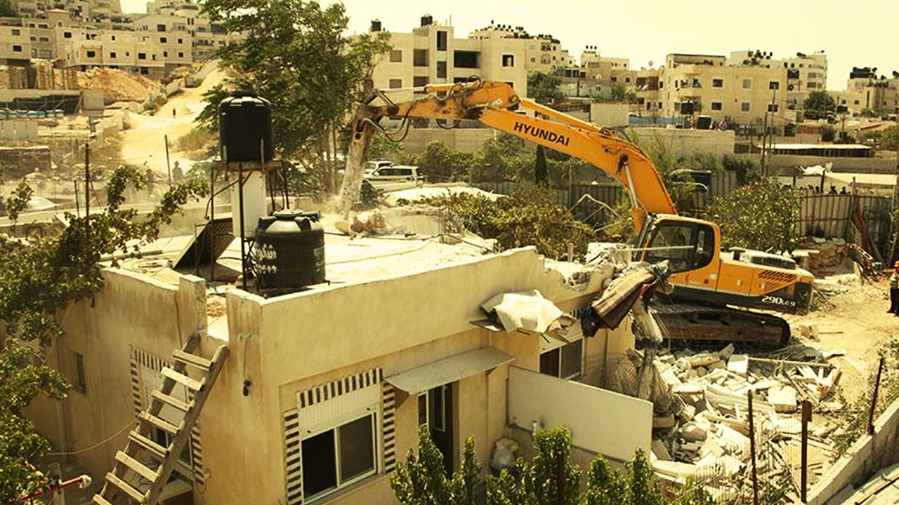 Yahudi İsrail, müslüman evlerini yıkıyor!