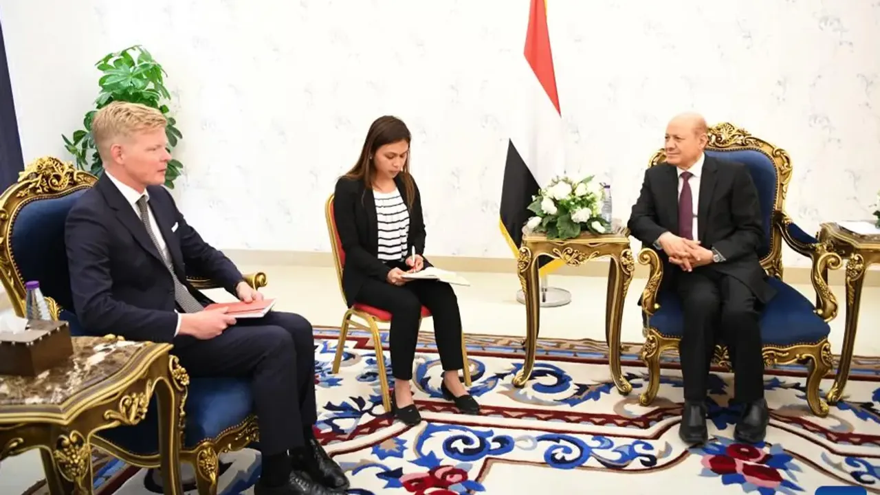 Yemen Başkanlık Konseyi Başkanı, BM Özel Temsilcisi ile barış sürecini görüştü