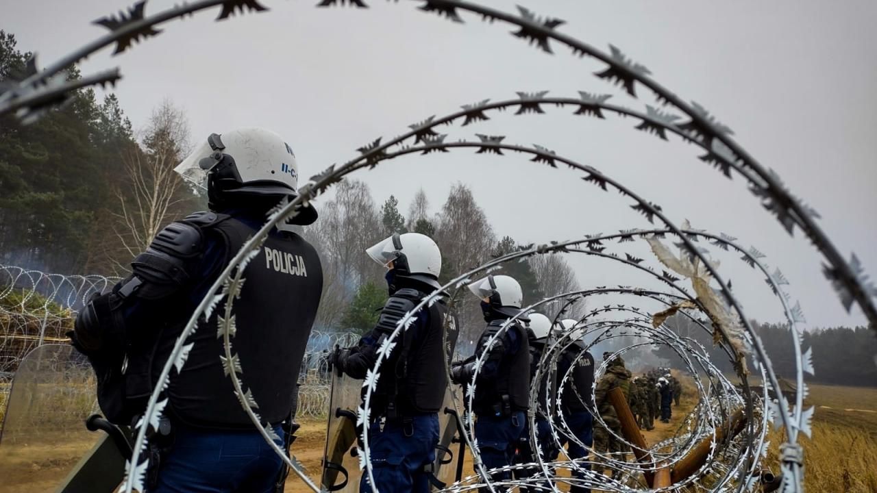 Polonya, Litvanya ve Letonya, Belarus'la sınırları kapatabilir