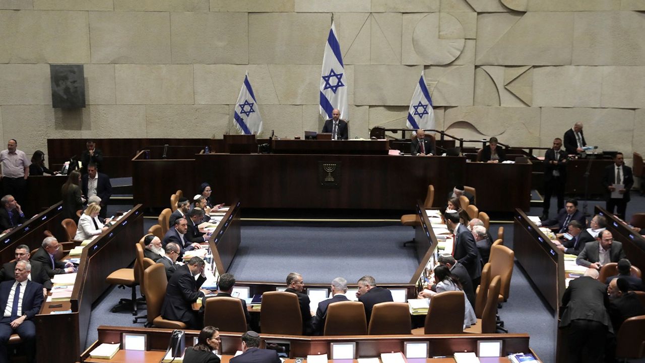 İsrail'de büyük protestolara neden olan tartışmalı yargı reformu paketi onaylandı