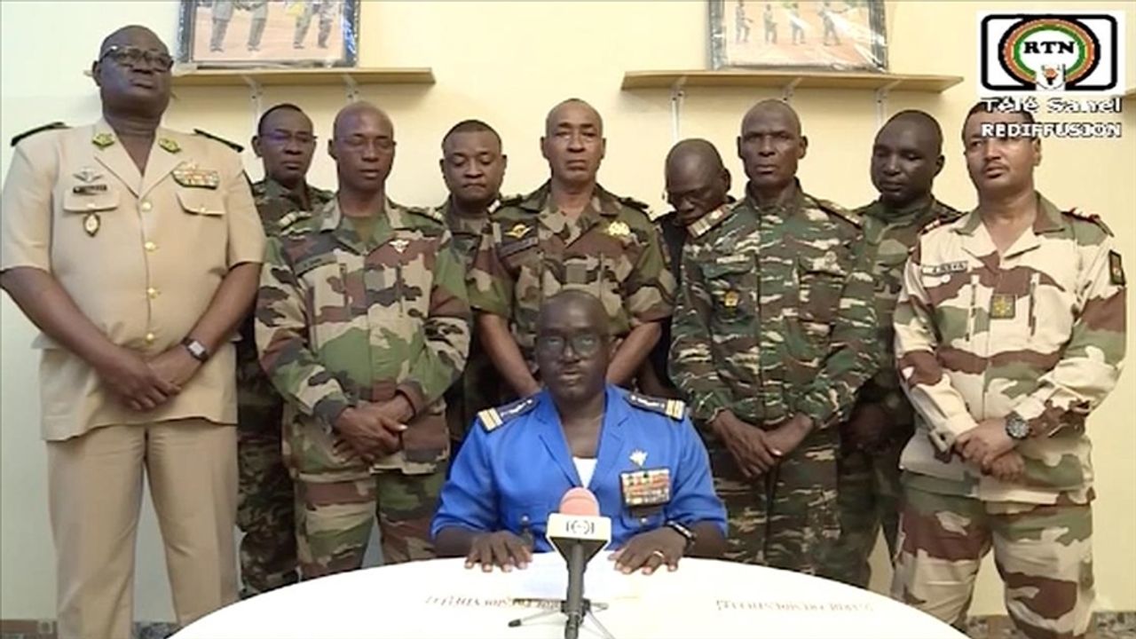 Nijer’de darbe: Cumhurbaşkanlığı Muhafız Alayı yönetime el koydu