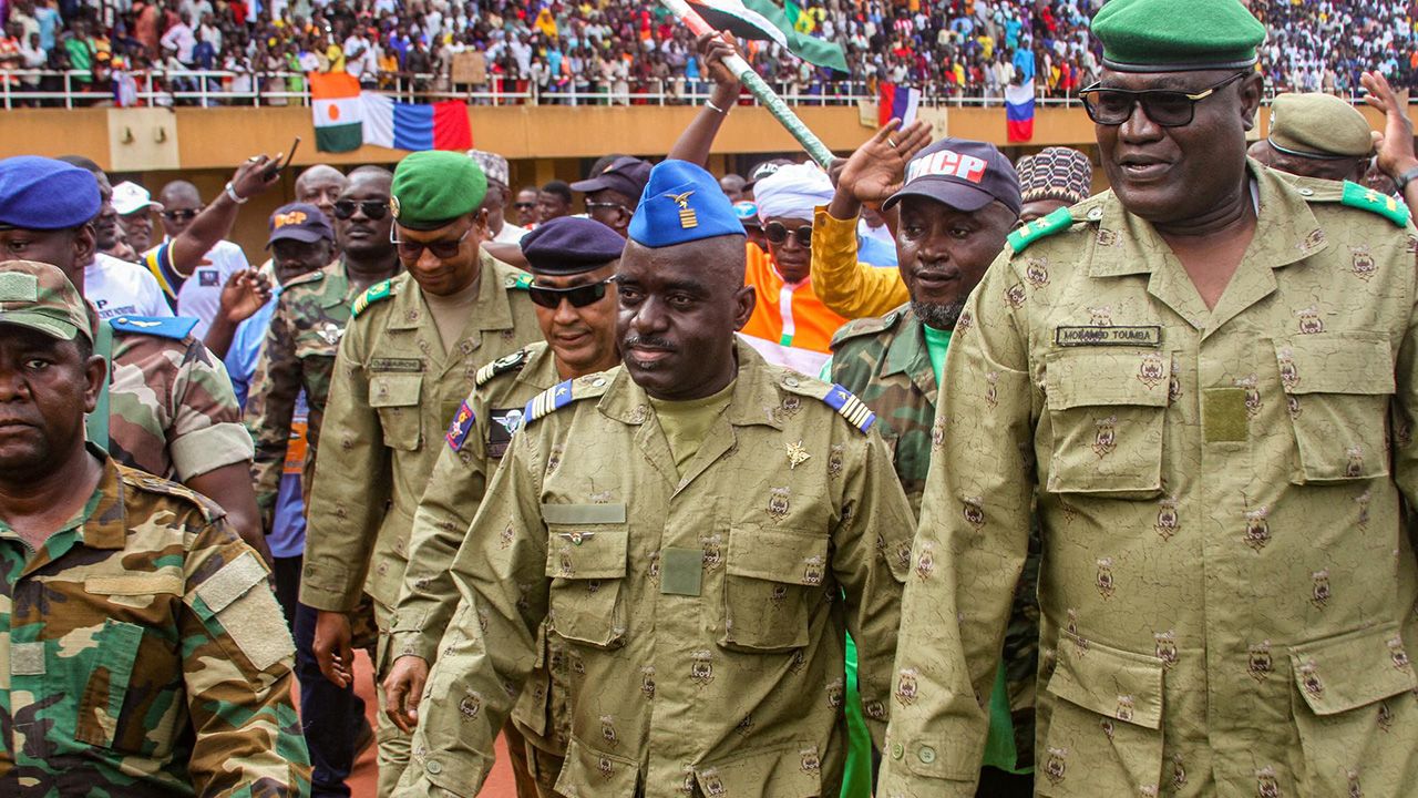 ABD: "Nijer'deki askeri liderlerle "kenara çekilmeleri için" görüştük"
