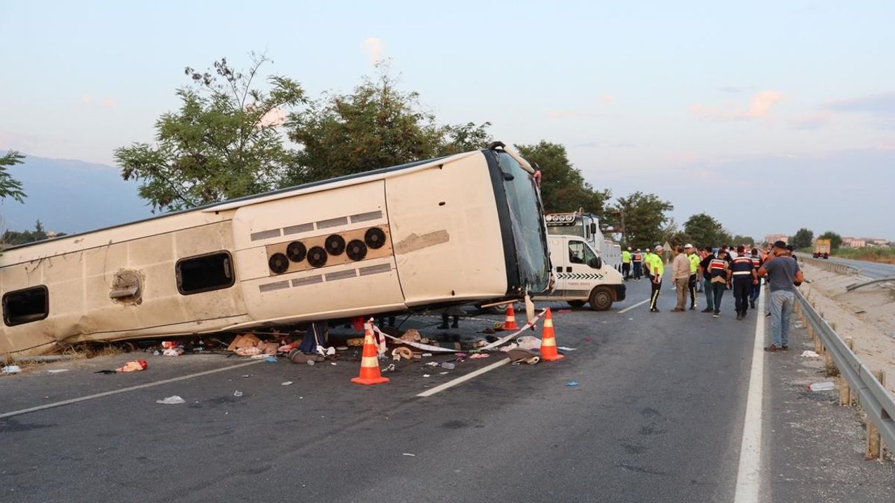 Denizli'de kaza: 6 kişi öldü, 43 kişi yaralandı