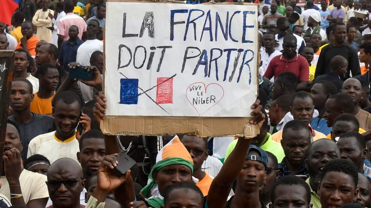 Fransa: Nijer'deki varlıklarımıza zarar verecek yeni gerilimlere karşılık vermeye hazırız
