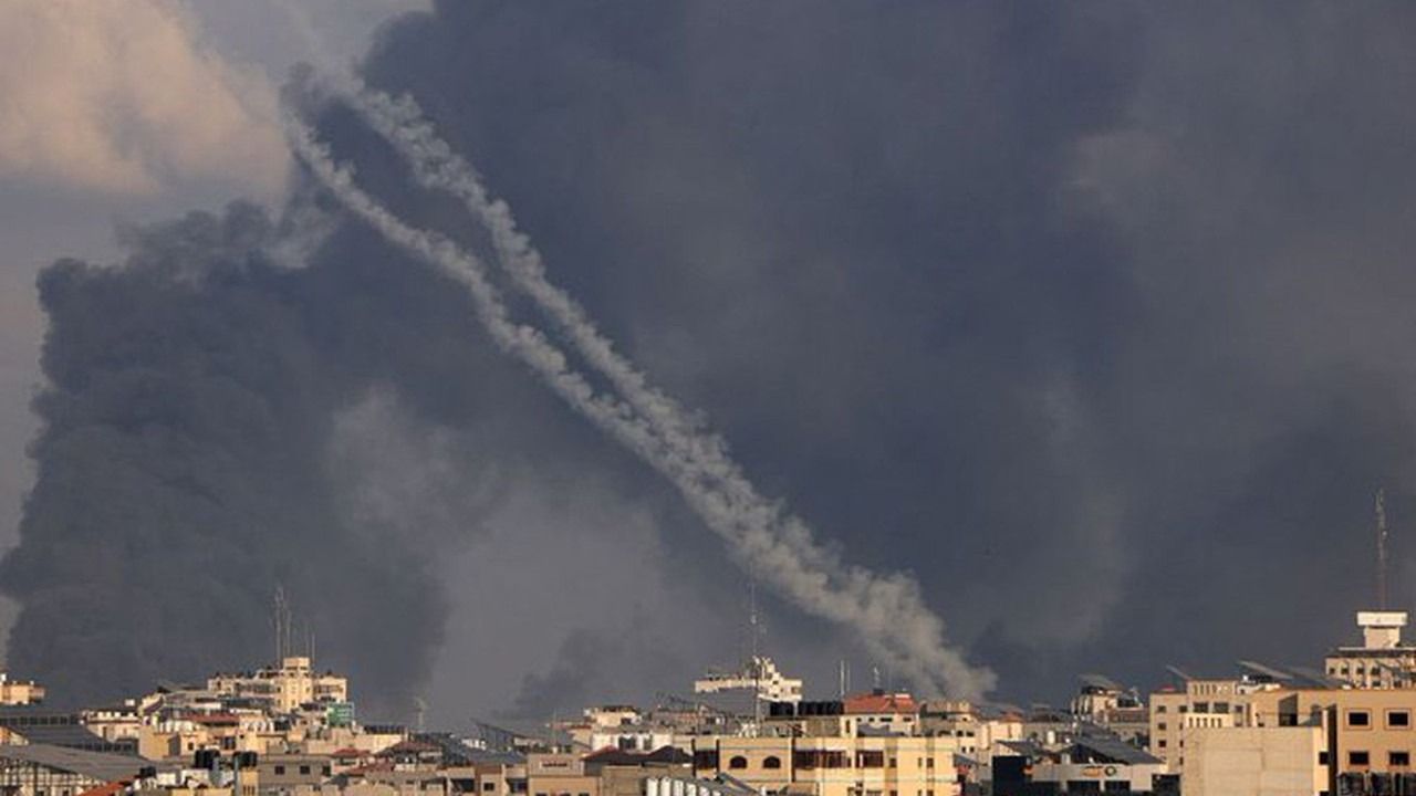 Hamas'ın füzeleri Aşkelon'un üzerinde