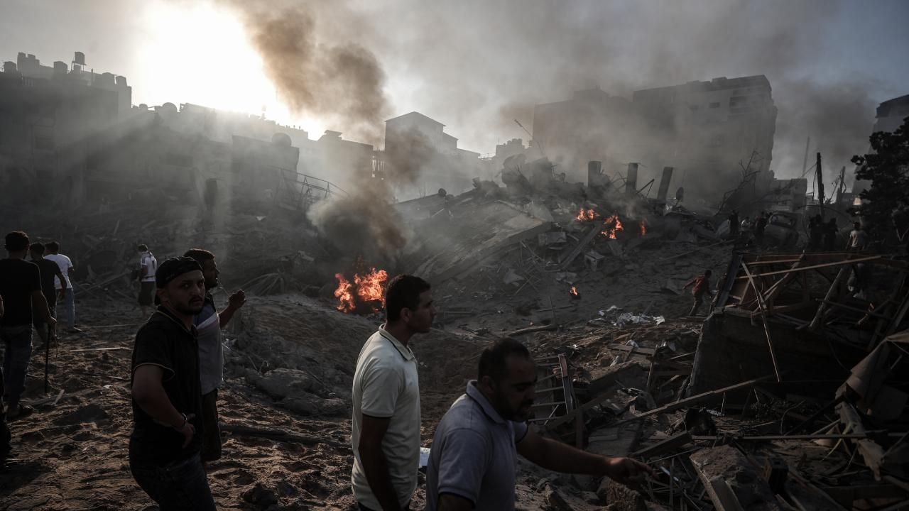 İsrail, 24 gündür Gazze Şeridi’ni bombalıyor!