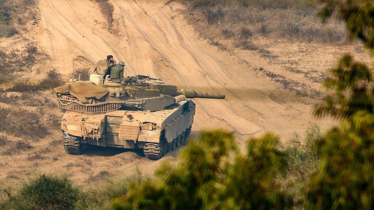 İsrail tankları, Gazze Şeridi’nin kuzeyi ile güneyi arasındaki ana yolu kapattı