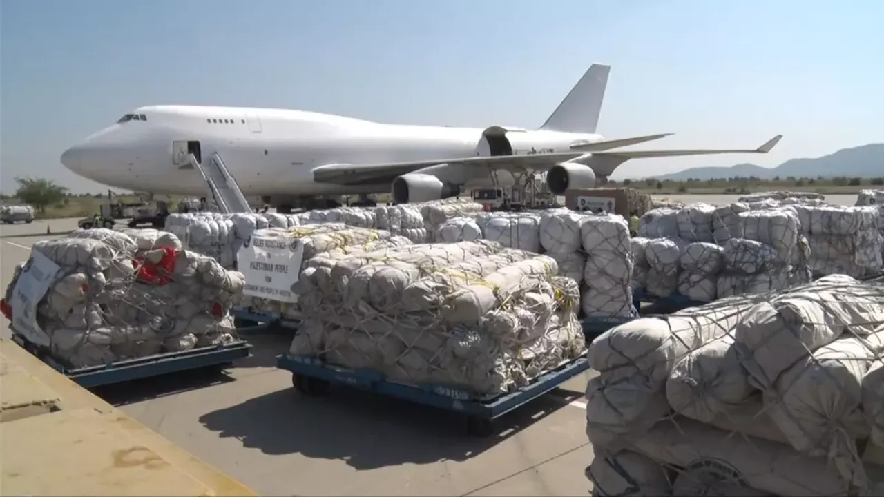Pakistan'dan Gazze'ye 100 tonluk yardım